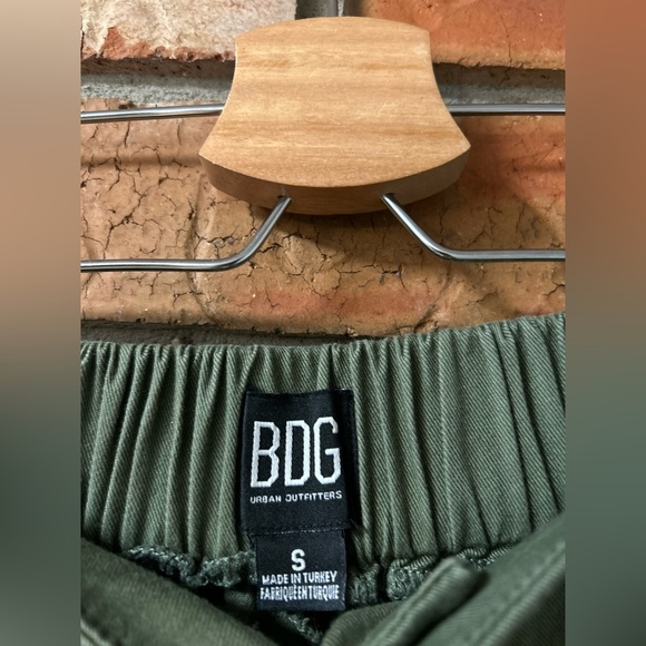 Urban Outfitters BDG High Rise Parachute Baggy Green Cargo Pants - Picture 3 of 4